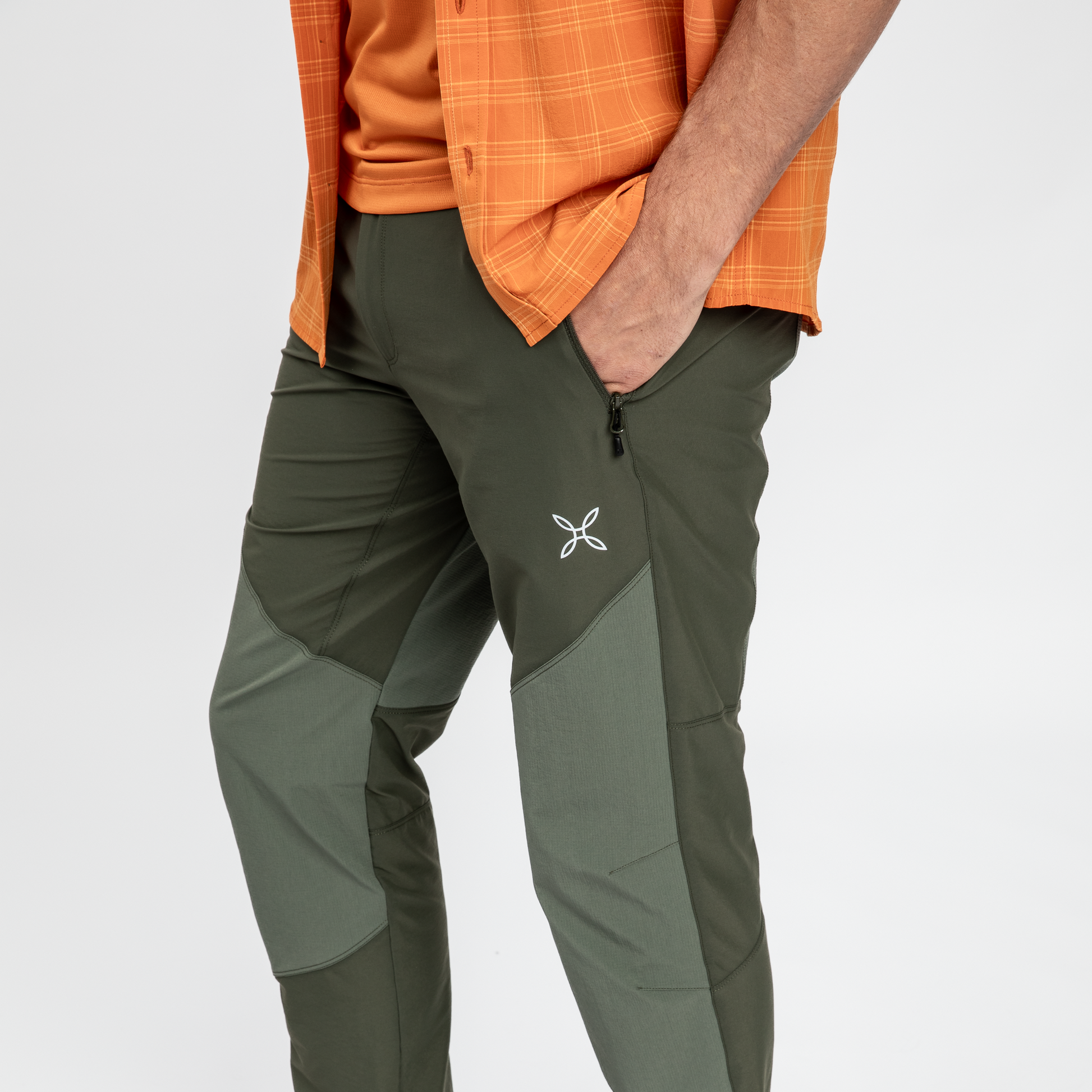 MOUNTAIN TREK PANTS